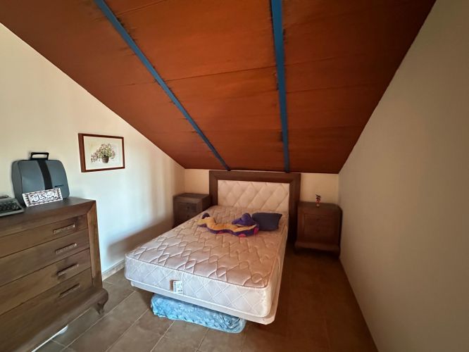 CASA CON PISCINA EN ENCINAREJO