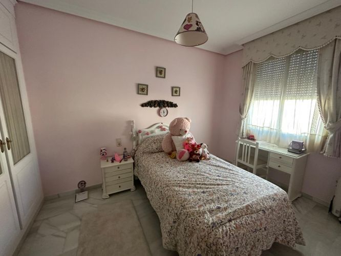 CASA CON PISCINA EN ENCINAREJO