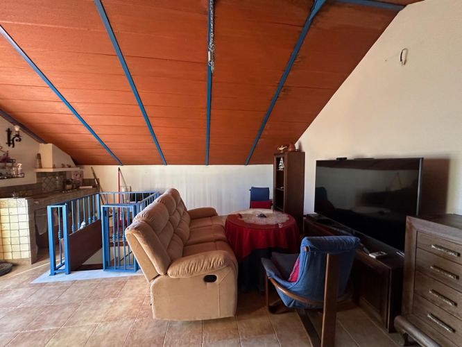 CASA CON PISCINA EN ENCINAREJO