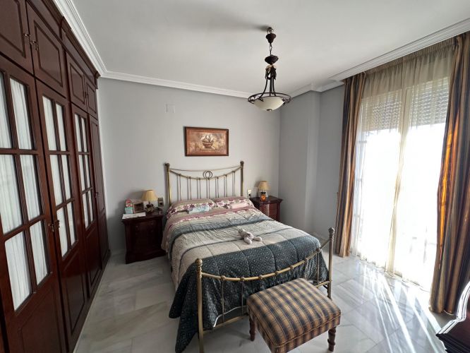 CASA CON PISCINA EN ENCINAREJO