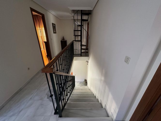 CASA CON PISCINA EN ENCINAREJO