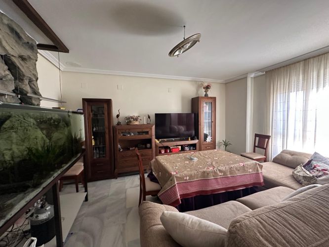 CASA CON PISCINA EN ENCINAREJO