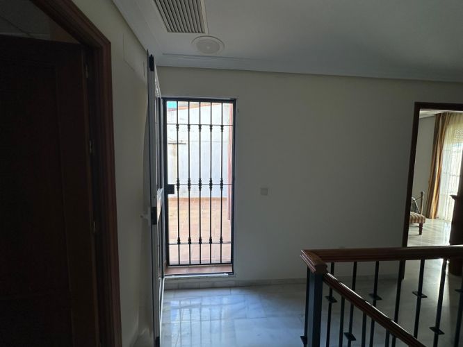 CASA CON PISCINA EN ENCINAREJO