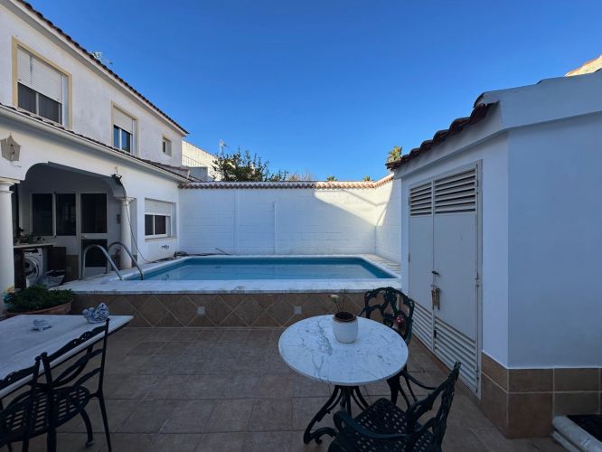 CASA CON PISCINA EN ENCINAREJO