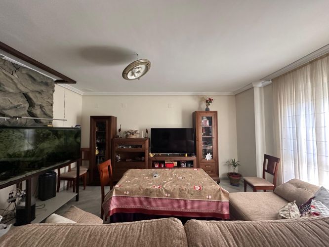 CASA CON PISCINA EN ENCINAREJO