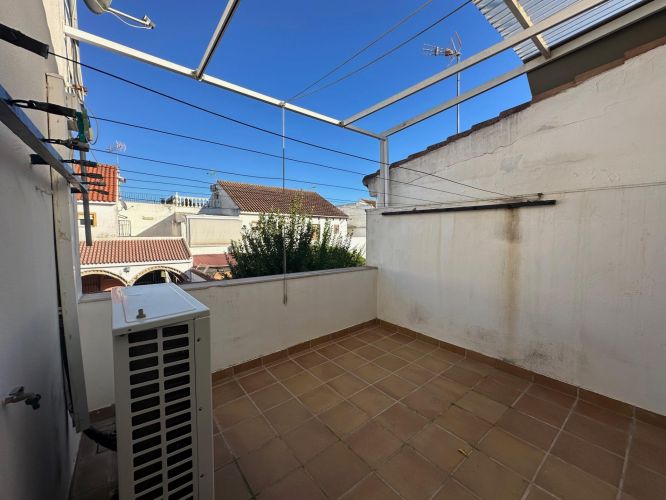 CASA CON PISCINA EN ENCINAREJO