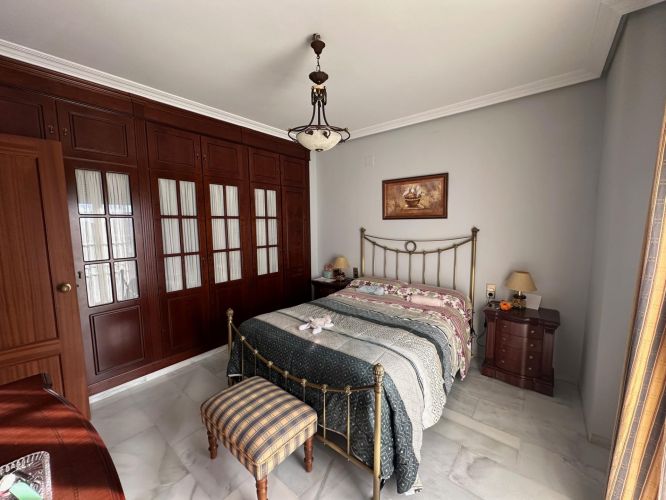 CASA CON PISCINA EN ENCINAREJO