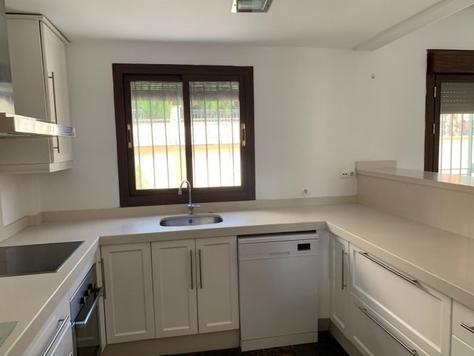 VENTA CASA ADOSADA EN MIRABUENO