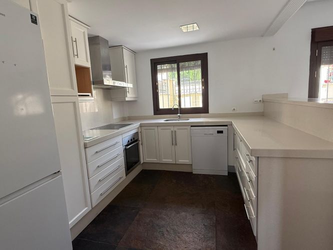 VENTA CASA ADOSADA EN MIRABUENO