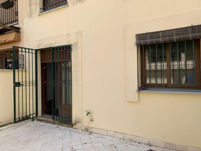 VENTA CASA ADOSADA EN MIRABUENO
