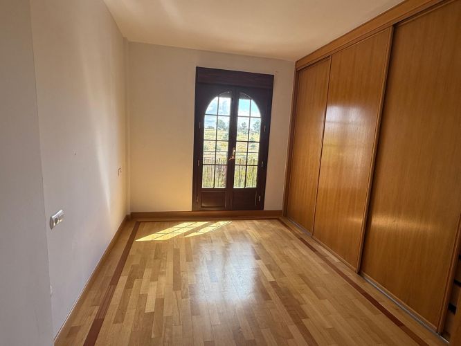 VENTA CASA ADOSADA EN MIRABUENO