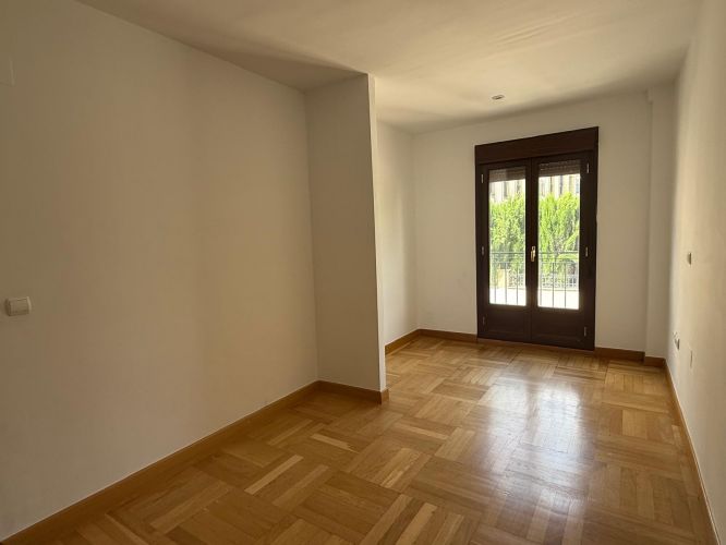 VENTA CASA ADOSADA EN MIRABUENO