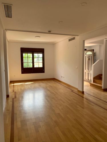 VENTA CASA ADOSADA EN MIRABUENO