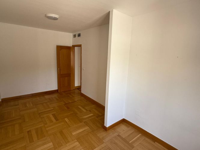 VENTA CASA ADOSADA EN MIRABUENO