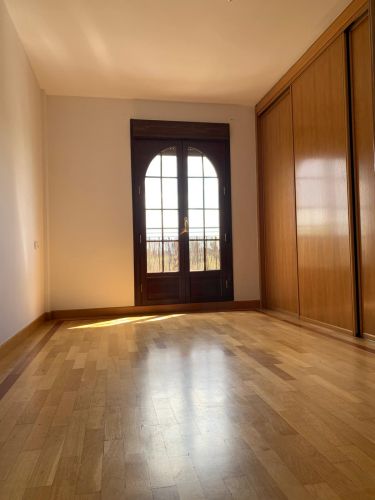VENTA CASA ADOSADA EN MIRABUENO