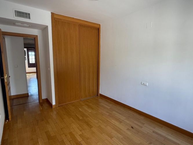 VENTA CASA ADOSADA EN MIRABUENO