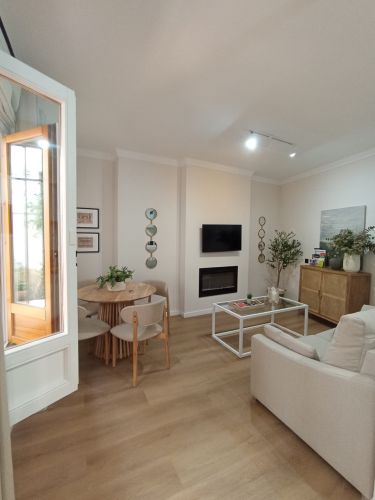 APARTAMENTO JUNTO A PLAZA DEL POTRO