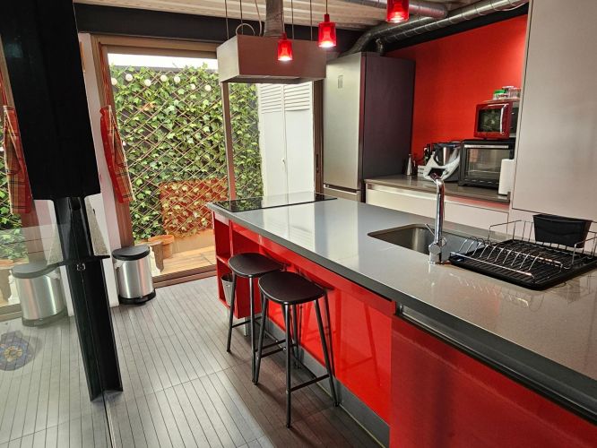 Espectacular triplex con piscina propia y plaza de garaje a pocos metros del Vial Norte