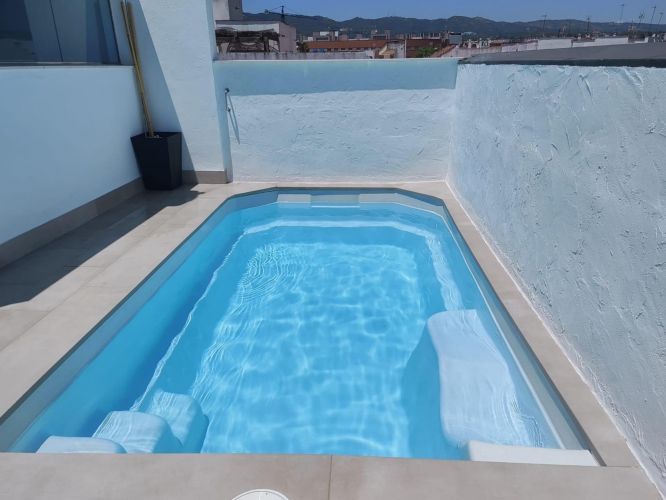 Espectacular triplex con piscina propia y plaza de garaje a pocos metros del Vial Norte