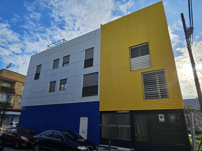Espectacular triplex con piscina propia y plaza de garaje a pocos metros del Vial Norte