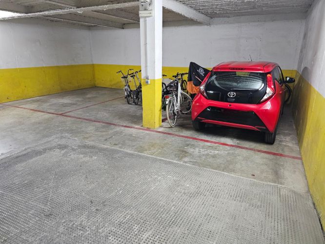 Espectacular triplex con piscina propia y plaza de garaje a pocos metros del Vial Norte