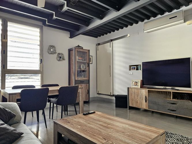 Espectacular triplex con piscina propia y plaza de garaje a pocos metros del Vial Norte