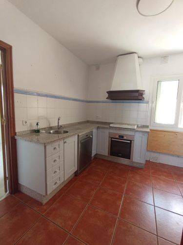 ALQUILER DE ÁTICO EN TABLERO BAJO