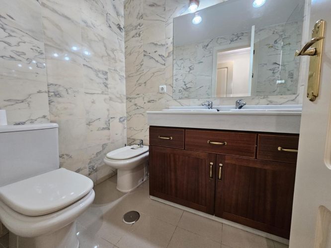 PISO EN SANTA ROSA - VALDEOLLEROS