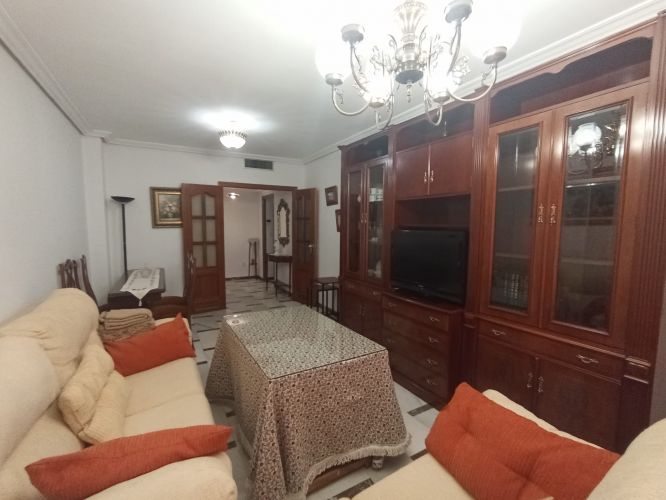 PISO DE ALQUILER EN VISTALEGRE - PARQUE CRUZCONDE