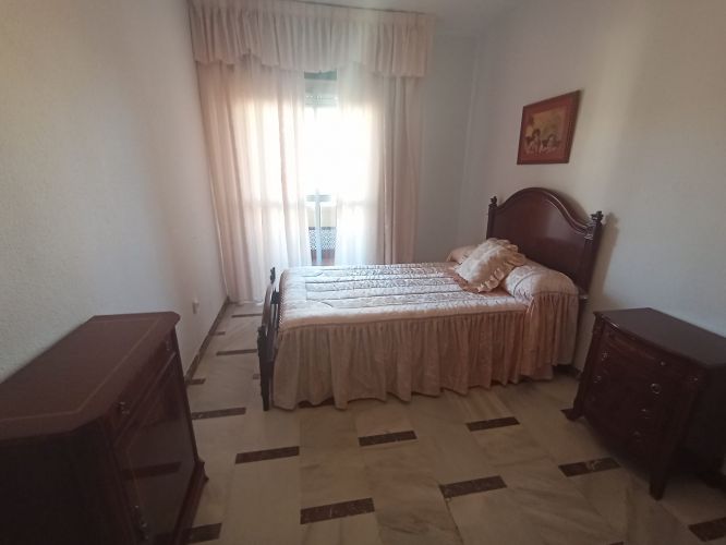 PISO DE ALQUILER EN VISTALEGRE - PARQUE CRUZCONDE