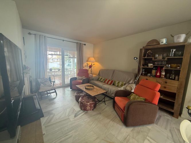 PISO EN VENTA EN CALAHONDA 