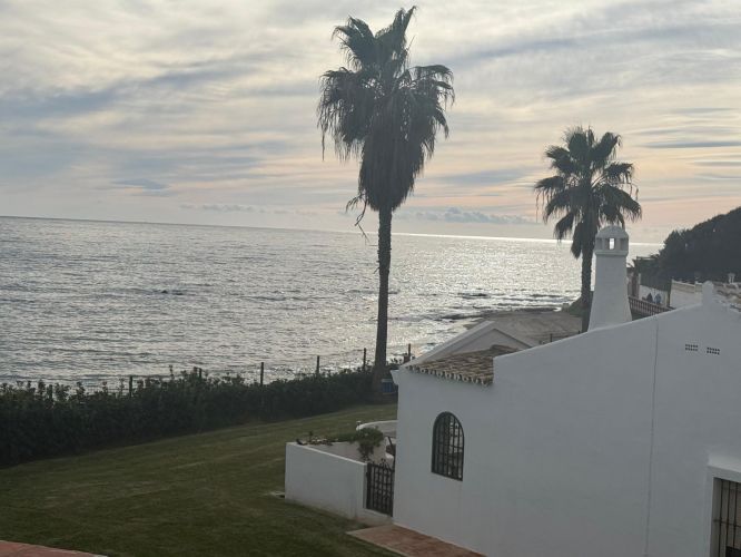 PISO EN VENTA EN CALAHONDA 