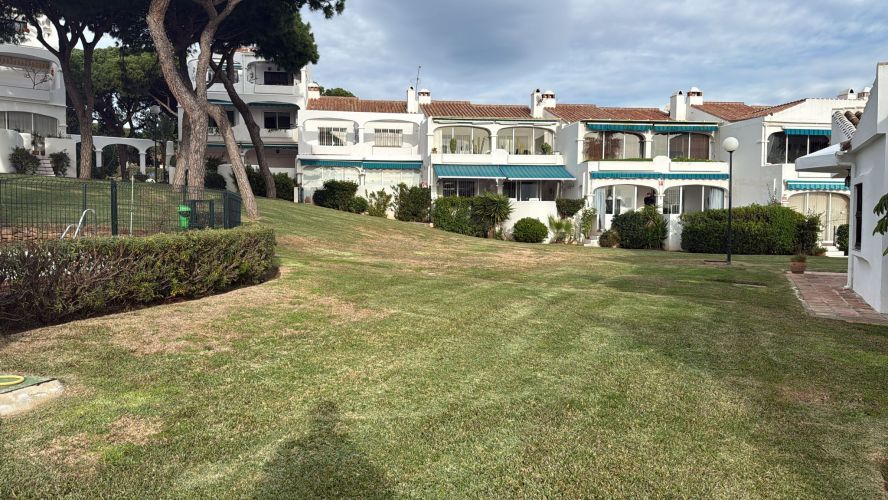 PISO EN VENTA EN CALAHONDA 