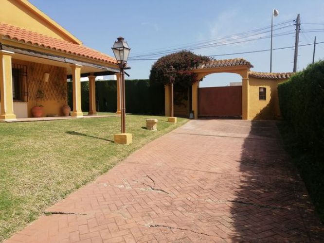 VENTA CHALET EN BRILLANTE JUNTO AL COLEGIO ENCINAR!