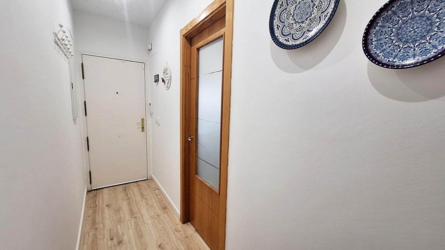 CASA ADOSADA EN LAS JARAS  