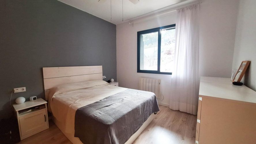 CASA ADOSADA EN LAS JARAS  