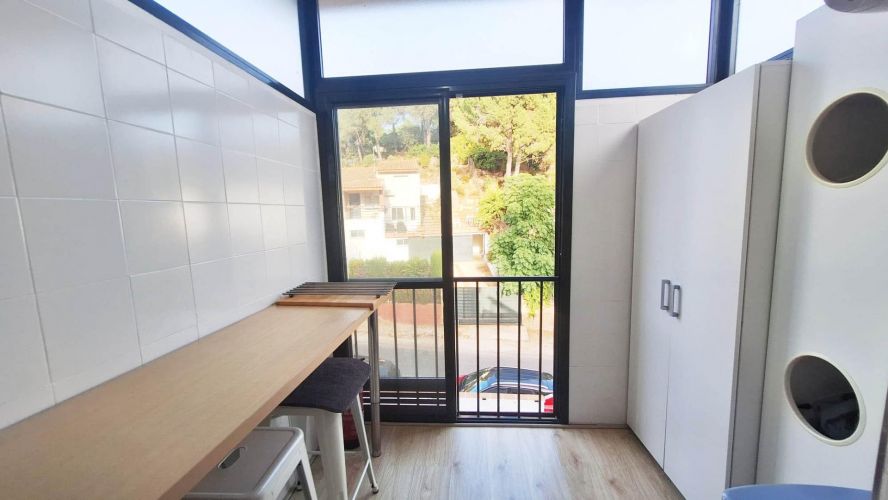 CASA ADOSADA EN LAS JARAS  