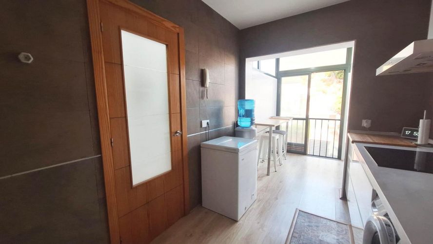 CASA ADOSADA EN LAS JARAS  