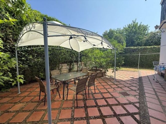 CHALET JUNTO AL COLEGIO DE LA SALLE