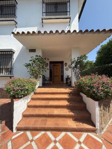 CHALET JUNTO AL COLEGIO DE LA SALLE