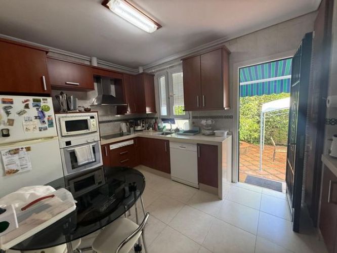 CHALET JUNTO AL COLEGIO DE LA SALLE