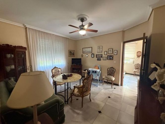 CHALET JUNTO AL COLEGIO DE LA SALLE