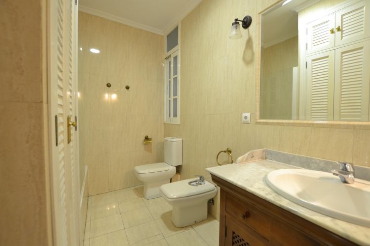 PISO EN VENTA EN PLAZA DE LAS TENDILLAS