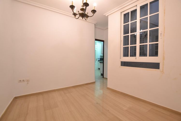 PISO EN VENTA EN PLAZA DE LAS TENDILLAS