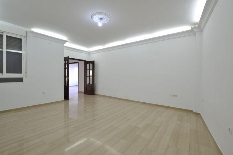 PISO EN VENTA EN PLAZA DE LAS TENDILLAS