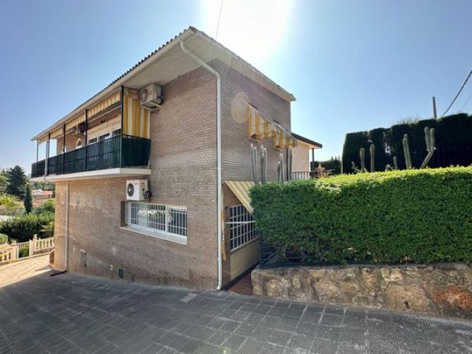 CHALET EN VENTA EN BRILLANTE! 