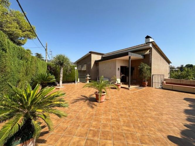 CHALET EN VENTA EN BRILLANTE! 