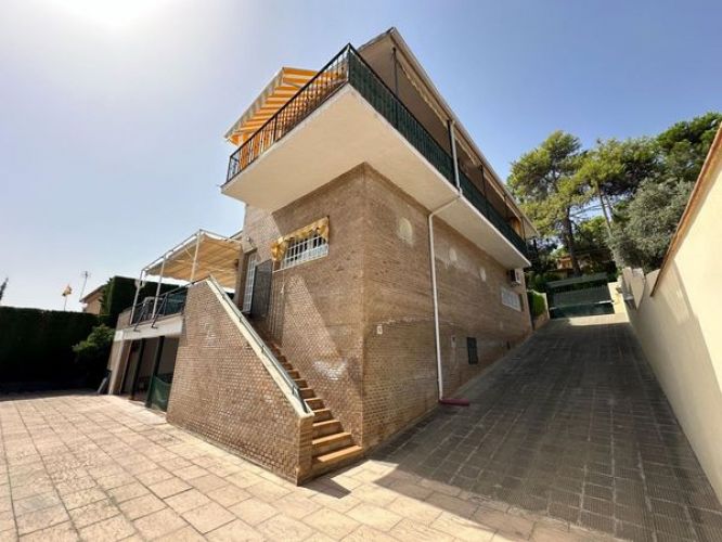 CHALET EN VENTA EN BRILLANTE! 