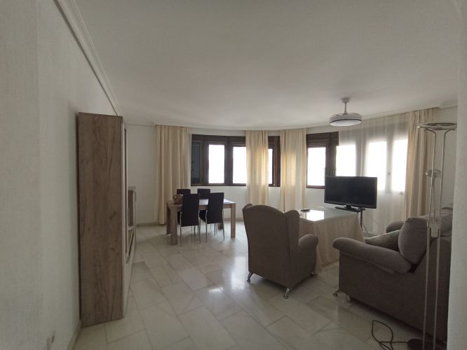 ALQUILER JUNTO A BULEVAR DE GRAN CAPITAN!!