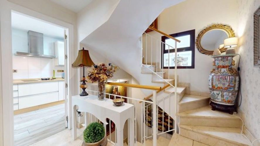 CASA ADOSADA EN SAN RAFAEL DE LA ALBAIDA!